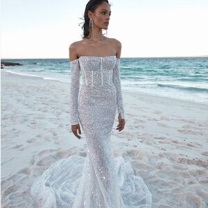 Sample Kyha Alina Wedding Gown Size 4 - with tags